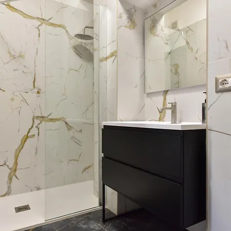 Royal Vatican بيت ضيافة